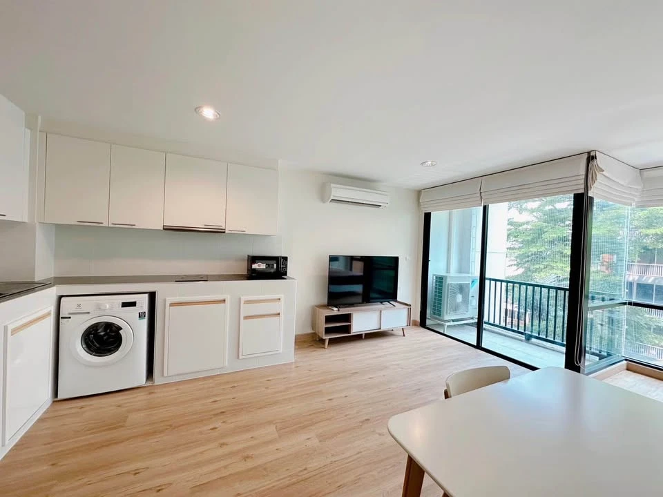 ให้เช่า D 65 Condominium ห้องกว้างขวางพร้อมอยู่ เฟอร์พร้อม จองเลย