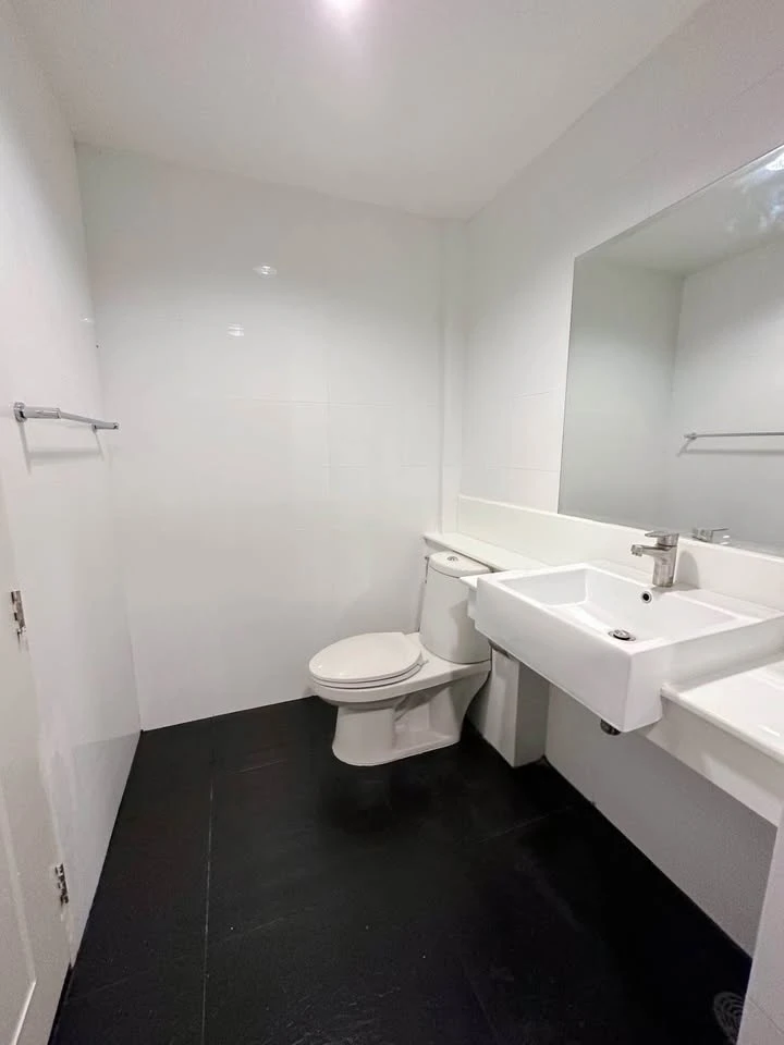 ให้เช่า D 65 Condominium ห้องกว้างขวางพร้อมอยู่ เฟอร์พร้อม จองเลย