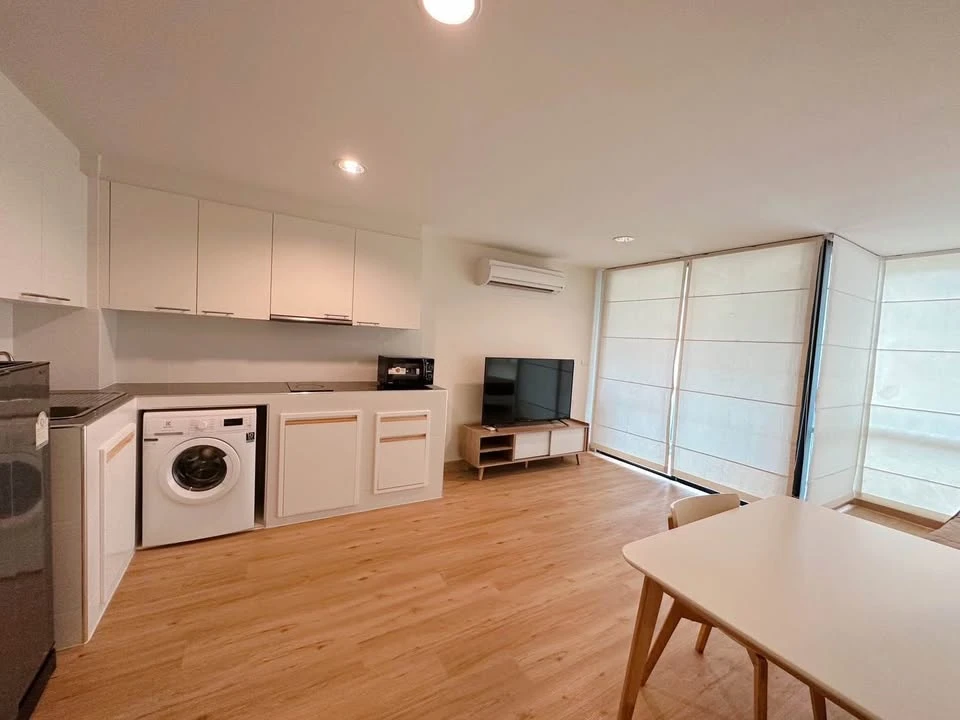 ให้เช่า D 65 Condominium ห้องกว้างขวางพร้อมอยู่ เฟอร์พร้อม จองเลย