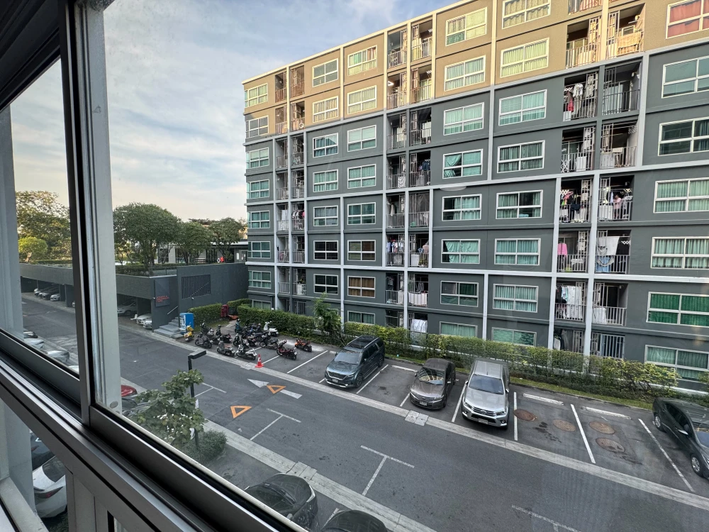 ให้เช่า D Condo รามคำแหง พร้อมเข้าอยู่ ชั้น 3 วิว สระว่ายน้ำ ห้องรับแดดยามเช้า มีเครื่องซักผ้าในตัว