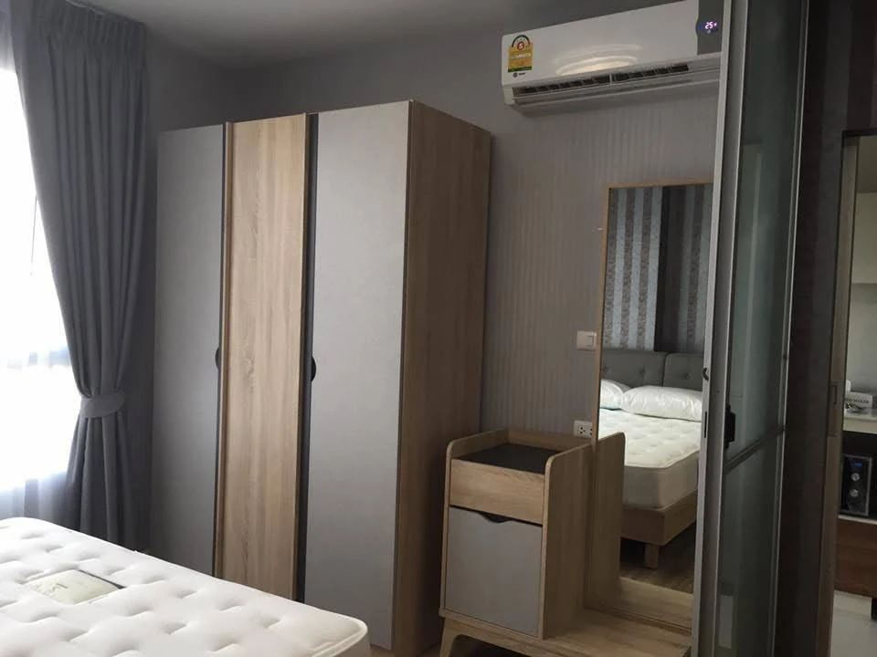 ให้เช่า D condo อ่อนนุช พระราม 9 ห้องมุมให้ความเป็นส่วนตัว ติดวอลเปเปอร์อย่างดี วิวสระ ดีแบบนี้ห้ามพลาด