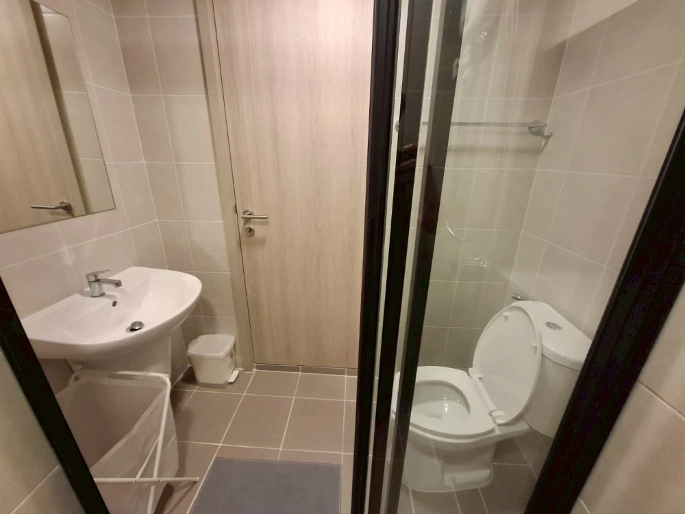 ให้เช่า D condo Air Ladkrabang ห้องน่าอยู่ เฟอร์ เครื่องใช้ไฟฟ้าครบ ราคาไม่แรง มาแต่ตัวเข้าอยู่ได้เลย