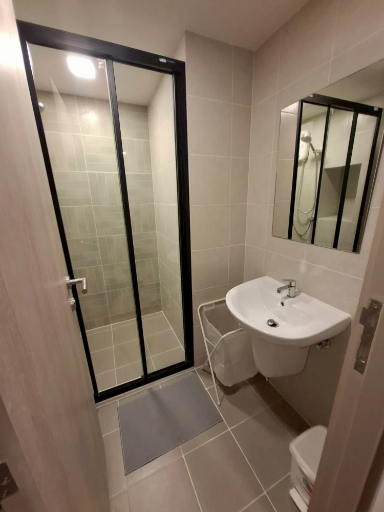 ให้เช่า D condo Air Ladkrabang ห้องน่าอยู่ เฟอร์ เครื่องใช้ไฟฟ้าครบ ราคาไม่แรง มาแต่ตัวเข้าอยู่ได้เลย