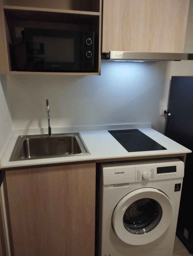 ให้เช่า d condo air Ladkrabang ห้องพร้อมอยู่ เฟอร์พร้อม ราคาสบายกระเป๋า จองเลย