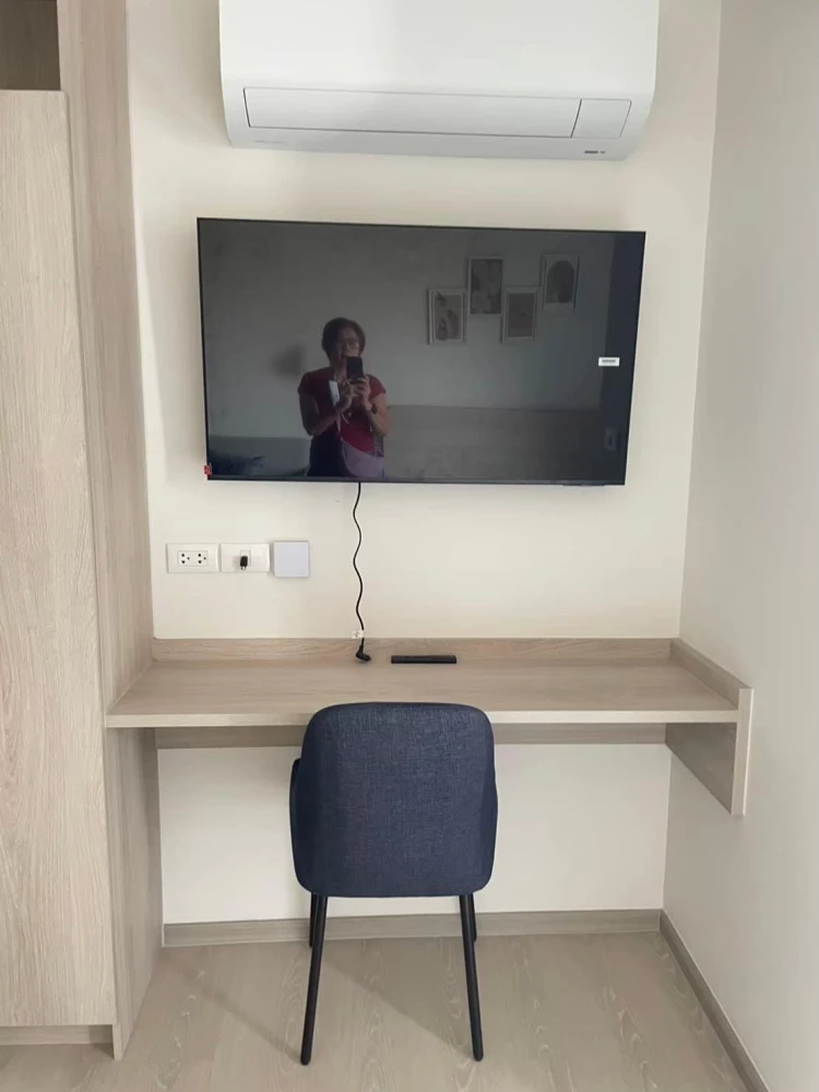 ให้เช่า d condo air Ladkrabang ห้อง studio ชั้น 5 พร้อมเฟอร์และเครื่องใช้ไฟฟ้า มาจับจองได้แล้ว