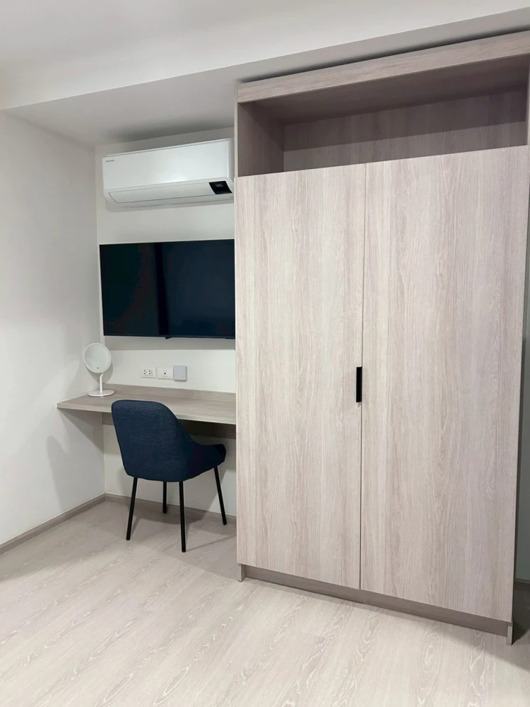 ให้เช่า d condo air Ladkrabang 1 ห้องนอน 1 ห้องน้ำ เฟอร์นิเจอร์และเครื่องใช้ไฟฟ้าครบครัน หิ้วกระเป๋าเข้าอยู่ได้เลยจ้า