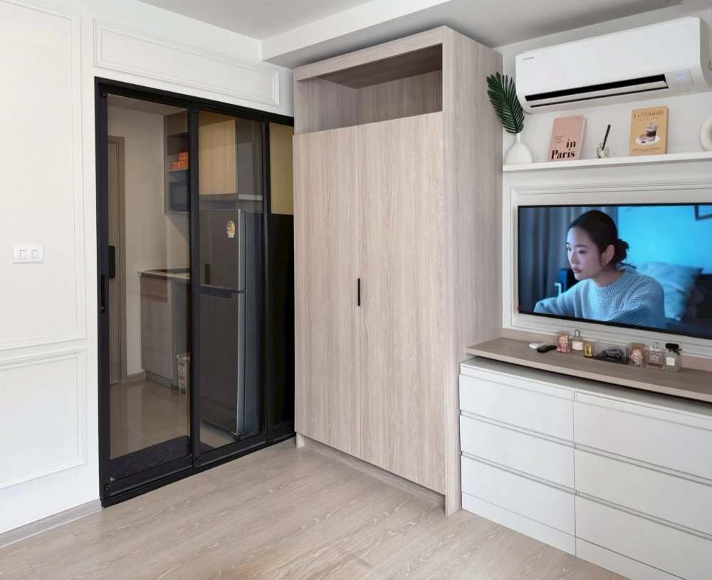 ให้เช่า d condo air Ladkrabang 1 ห้องนอน 1 ห้องน้ำ แต่งสวยคุมโทน เห็นวิวสระว่ายน้ำ จองเลย