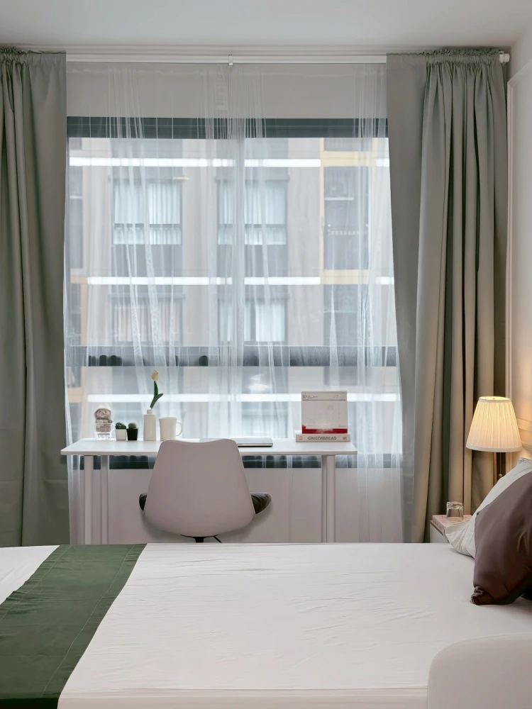 ให้เช่า d condo air Ladkrabang 1 ห้องนอน 1 ห้องน้ำ แต่งสวยคุมโทน เห็นวิวสระว่ายน้ำ จองเลย