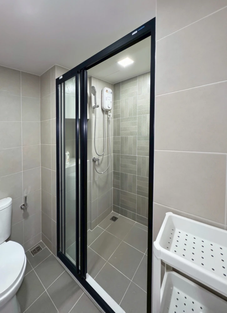 ให้เช่า d condo air Ladkrabang 1 ห้องนอน 1 ห้องน้ำ แต่งสวยคุมโทน เห็นวิวสระว่ายน้ำ จองเลย