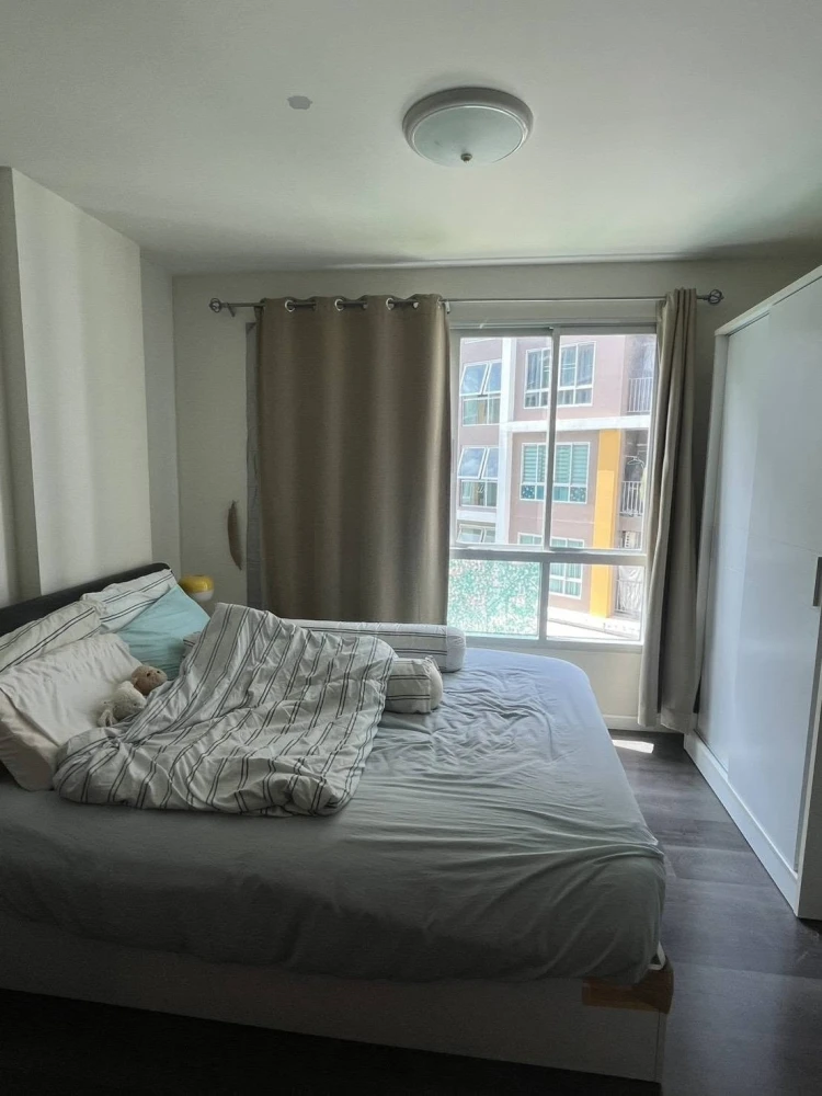 ให้เช่า D Condo Campus Resort Bangsaen ห้องชั้น 4 มาพร้อมเฟอร์นิเจอร์ครบครัน วิวสระ ห้ามพลาด