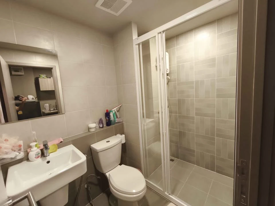 ให้เช่า D condo panaa ชั้น 8 วิวสวย วิวสระ ห้องกั้นเป็นสัดส่วน แต่งครบ จองเลย ห้ามพลาด