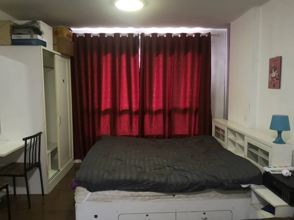 ให้เช่า D Condo Sathupradit 49 ห้องชั้น 4 มาพร้อมสิ่งอำนวยความสะดวกครบครัน หิ้วกระเป๋าเข้าอยู่ได้เลยจ้า