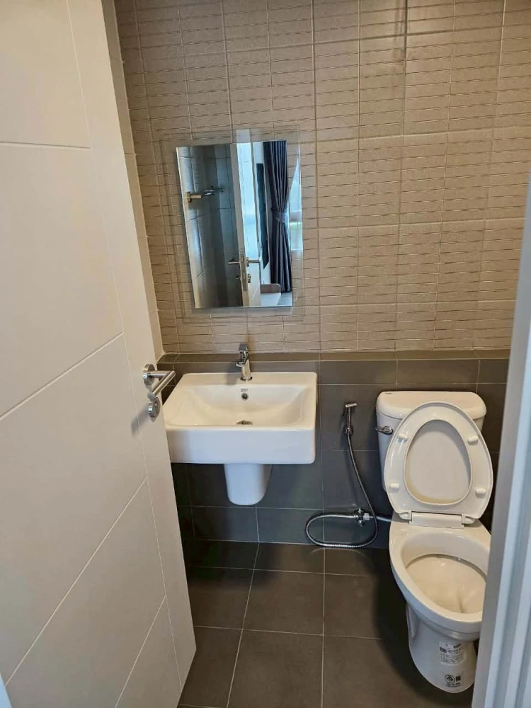 ให้เช่า dcondo Hideaway Rangsit ชั้น 4 ห้องแต่งครบ น่าอยู่ จองเลย ห้ามพลาด