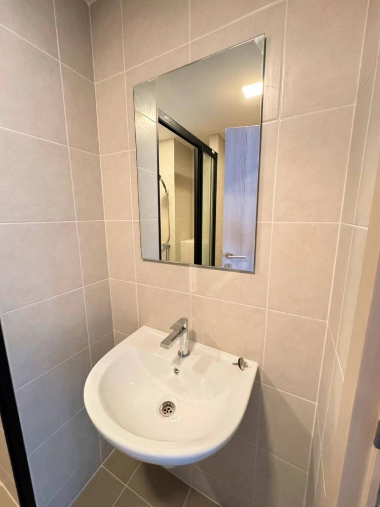 ให้เช่า dcondo shine rangsit ชั้น 2 ห้องน่าอยู่ แต่งครบ สนใจจองเลย ห้ามพลาด