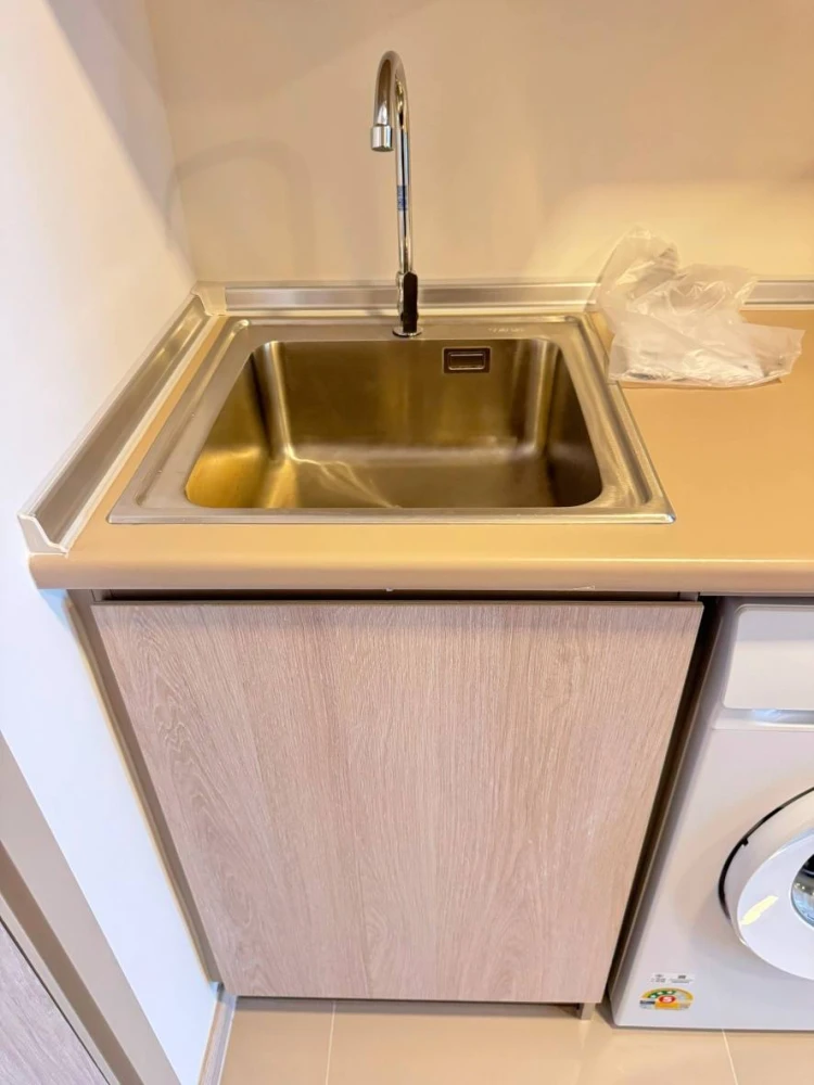 ให้เช่า dcondo shine rangsit ชั้น 2 ห้องน่าอยู่ แต่งครบ สนใจจองเลย ห้ามพลาด