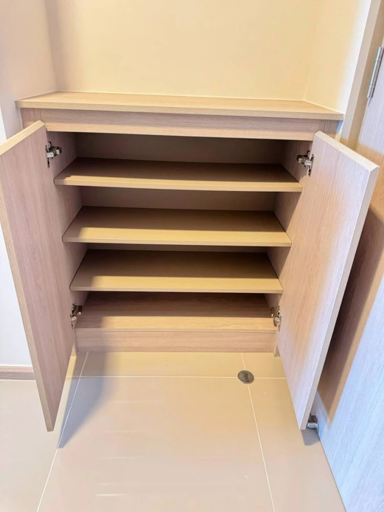 ให้เช่า dcondo shine rangsit ชั้น 2 ห้องน่าอยู่ แต่งครบ สนใจจองเลย ห้ามพลาด