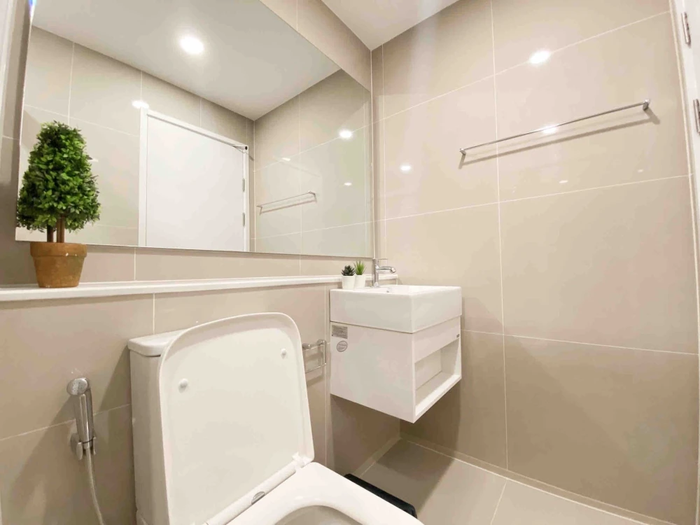 ให้เช่า DENIM JATUJAK ห้องน่าอยู่ ตกแต่งคุมโทน มาพร้อมเฟอร์และเครื่องใช้ไฟฟ้าครบครัน ห้ามพลาด