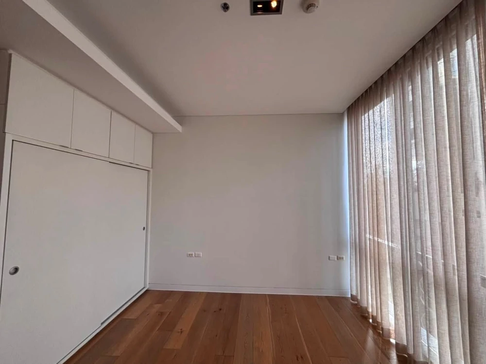 ให้เช่า DOMUS Condominium ที่ออกแบบมาเพื่อตอบสนองความต้องการของลูกค้าผู้มีรสนิยม  การใช้ชีวิตอย่างสมดุลเกิดขึ้นได้จากพื้นที่ใช้สอยแบบเปิดโล่ง