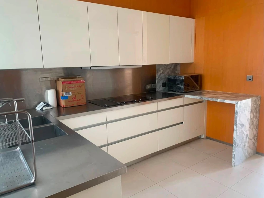 ให้เช่า DOMUS Condominium ที่ออกแบบมาเพื่อตอบสนองความต้องการของลูกค้าผู้มีรสนิยม  การใช้ชีวิตอย่างสมดุลเกิดขึ้นได้จากพื้นที่ใช้สอยแบบเปิดโล่ง