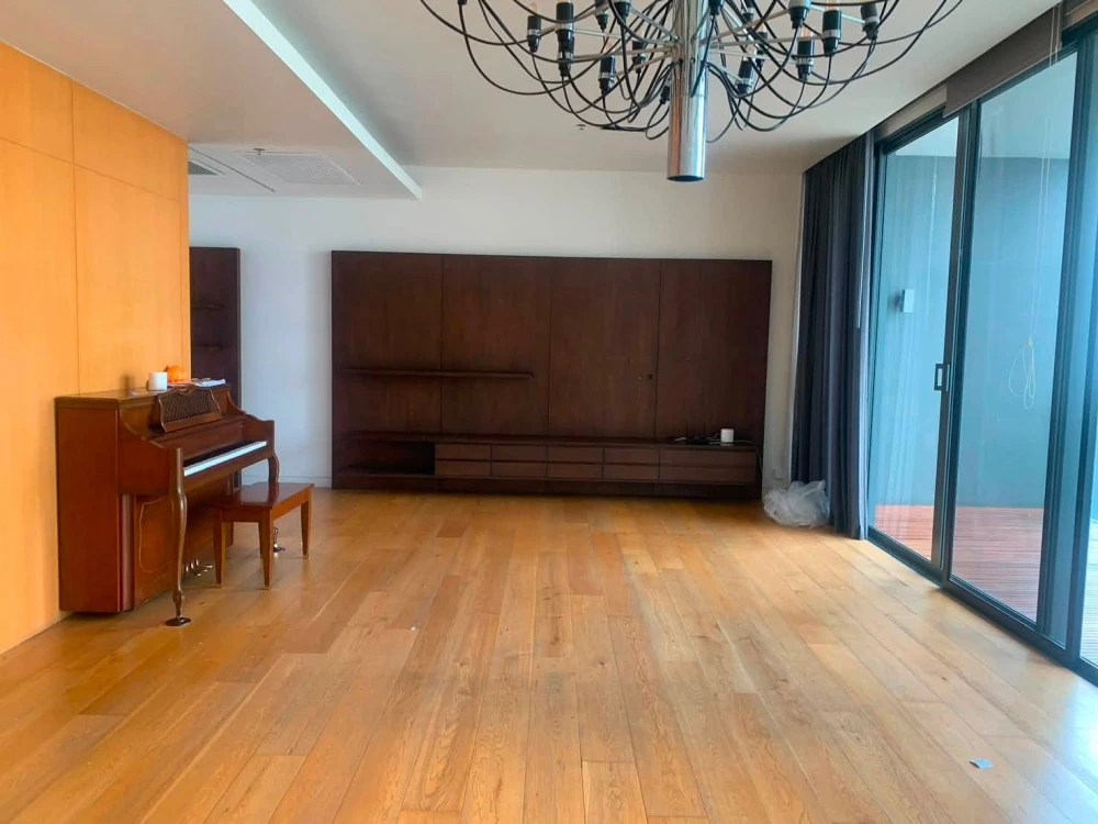ให้เช่า DOMUS Condominium ที่ออกแบบมาเพื่อตอบสนองความต้องการของลูกค้าผู้มีรสนิยม  การใช้ชีวิตอย่างสมดุลเกิดขึ้นได้จากพื้นที่ใช้สอยแบบเปิดโล่ง
