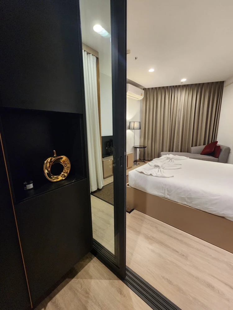 ให้เช่า Edge Central Pattaya ห้องแต่งพร้อมอยู่ เฟอร์ เครื่องใช้ไฟฟ้าครบ มาแต่ตัวเข้าอยู่ได้เลย