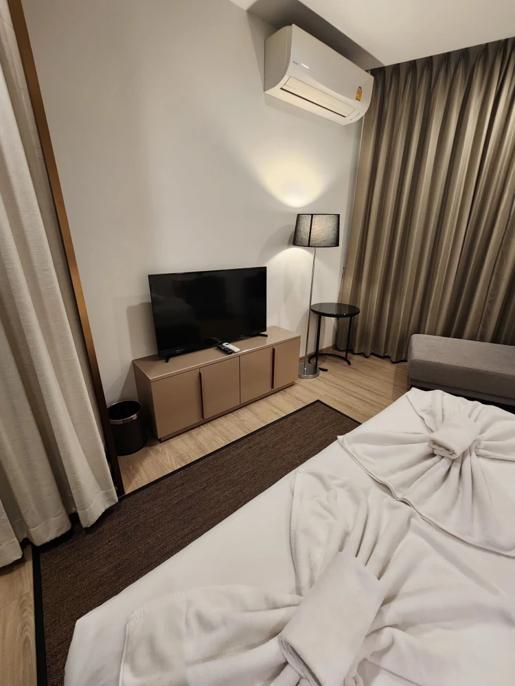 ให้เช่า Edge Central Pattaya ห้องแต่งพร้อมอยู่ เฟอร์ เครื่องใช้ไฟฟ้าครบ มาแต่ตัวเข้าอยู่ได้เลย