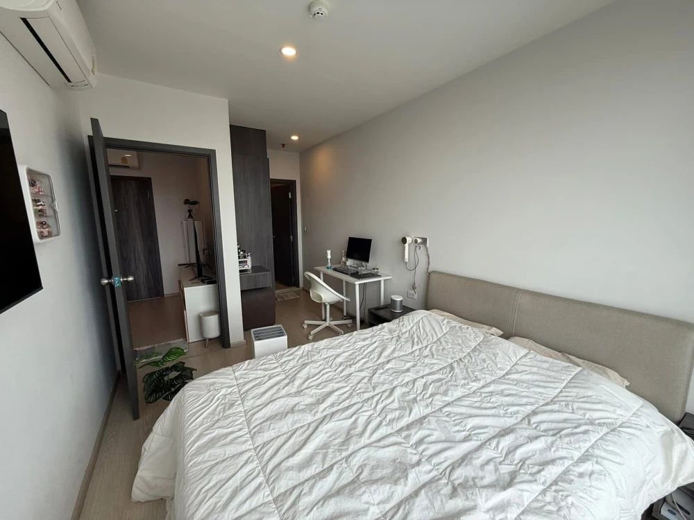 ให้เช่า Elio Del Nest ห้องอยู่ชั้นสูงมาก วิวสระ 2 สระ ห้องน้ำอยู่ในห้องนอน เพราะเป็นห้องมุม แถมครัวปิด ห้ามพลาด