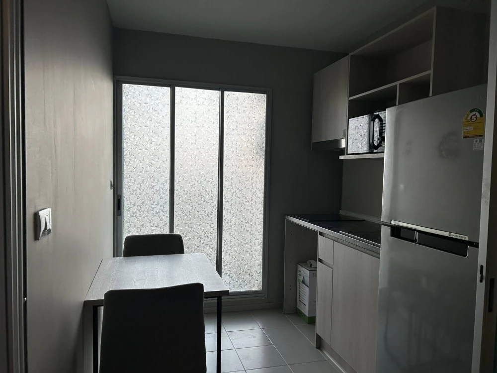 ให้เช่า  Elio Sathorn-Wutthakat ห้องชั้นสูง ลมดี วิวเมือง ห้องกว้างขวาง จองเลย