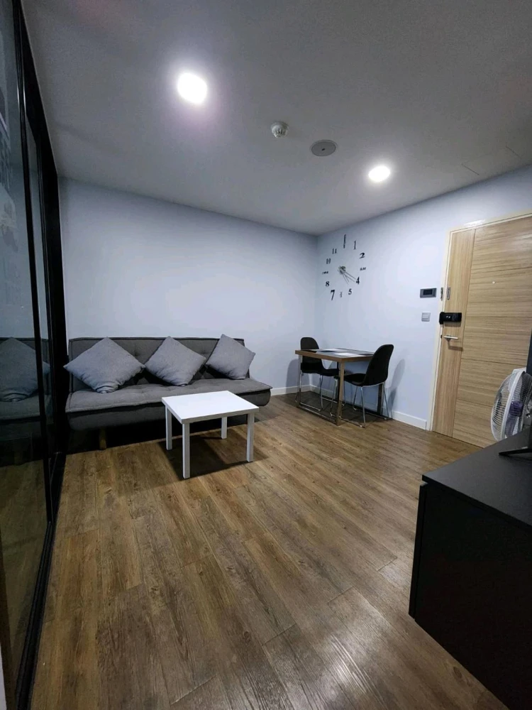 ให้เช่า Esta Bliss ชั้น 6 ห้องกั้น มาพร้อมการตกแต่งที่ครบครัน สนใจรีบจองเลย อย่ารอช้า
