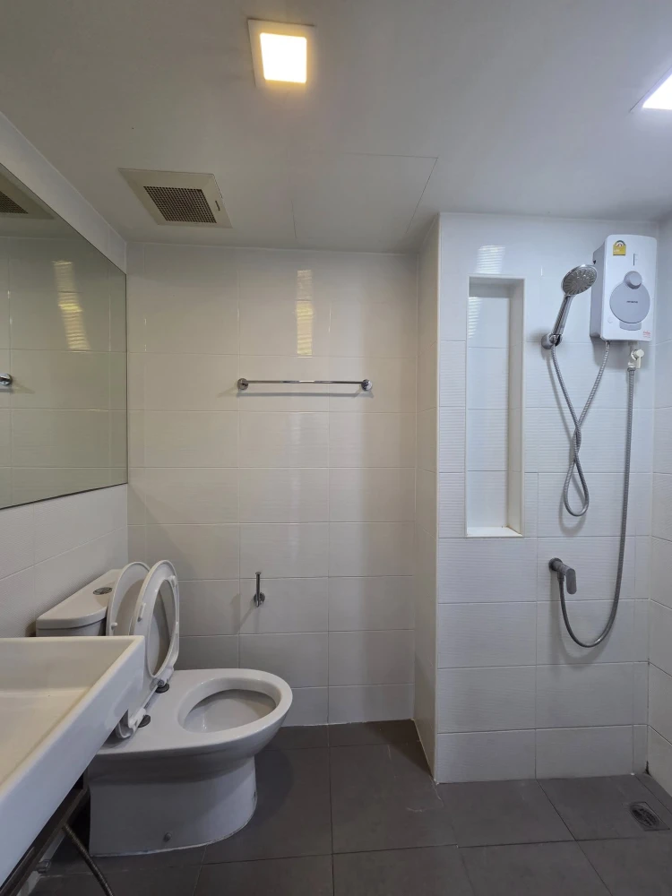 ให้เช่า Esta Bliss 2 ห้องนอน พื้นที่ใช้สอยเยอะ เฟอร์นิเจอร์ครบครัน ดีแบบนี้จะรออะไร