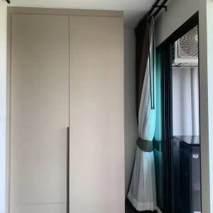 ให้เช่า FLEXI Sathon - Charoen Nakhon 1 ห้องนอน 1 ห้องน้ำ เฟอร์นิเจอร์ครบครัน หิ้วกระเป๋าเข้าอยู่ได้เลยจ้า