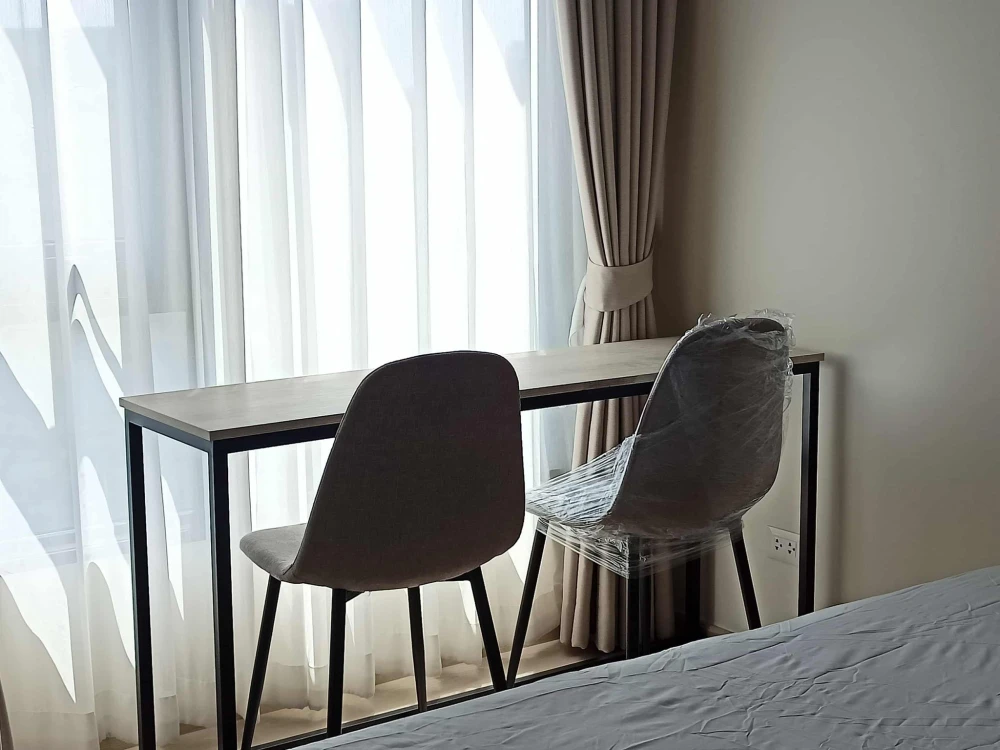 ให้เช่า FLO by Sansiri ชั้น 14 วิวเมืองและแม่น้ำ บรรยากาศโปร่ง โล่ง สบาย เฟอร์นิเจอร์ครบ พร้อมเข้าอยู่