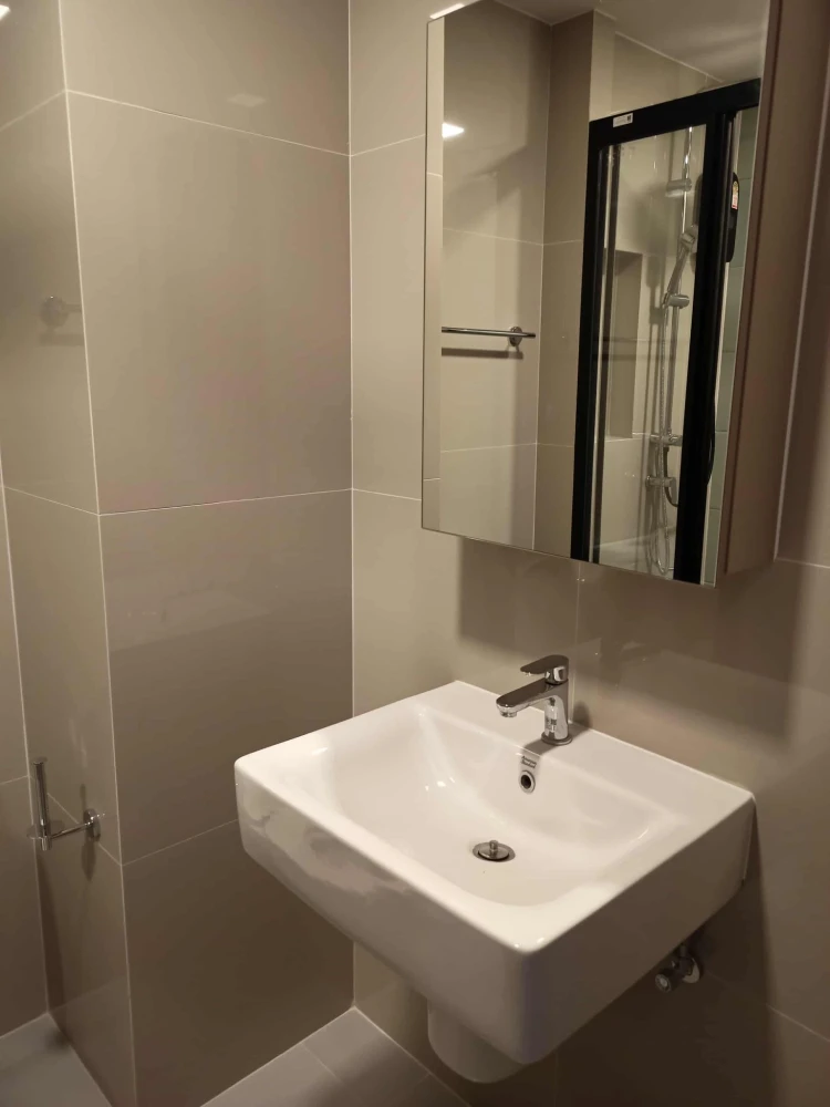 ให้เช่า FLO by Sansiri ชั้น 14 วิวเมืองและแม่น้ำ บรรยากาศโปร่ง โล่ง สบาย เฟอร์นิเจอร์ครบ พร้อมเข้าอยู่