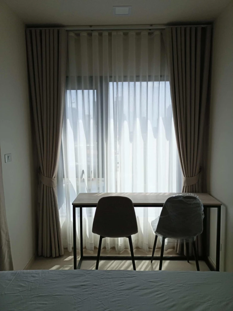 ให้เช่า FLO by Sansiri ชั้น 14 วิวเมืองและแม่น้ำ บรรยากาศโปร่ง โล่ง สบาย เฟอร์นิเจอร์ครบ พร้อมเข้าอยู่