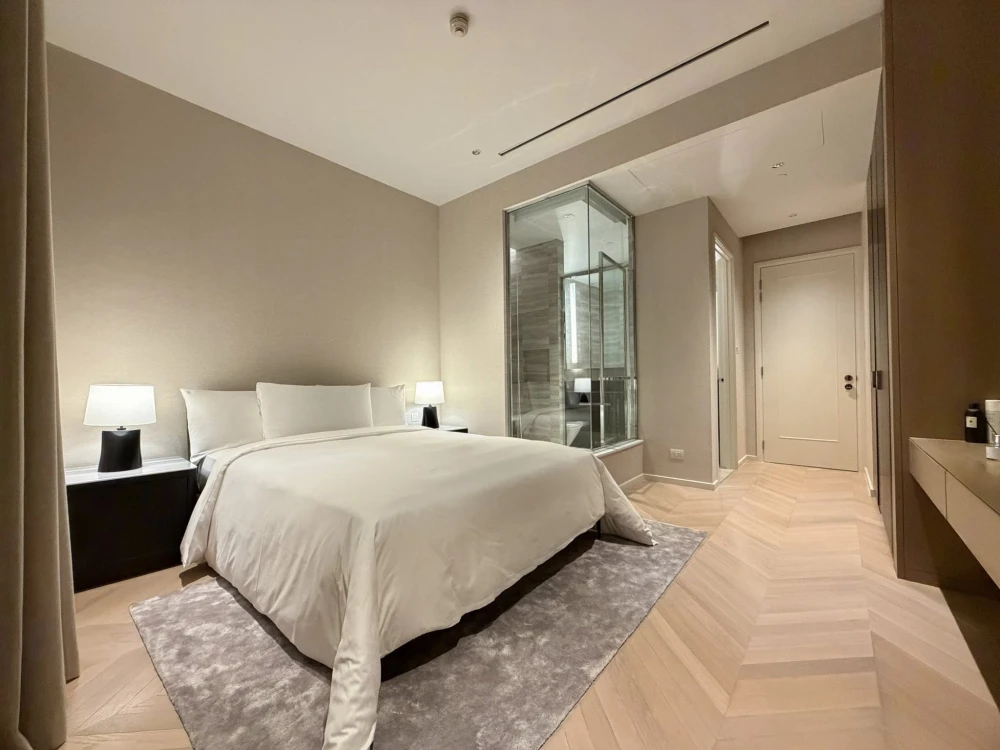 ให้เช่า Four Seasons Private Residences ที่พักแห่งนี้มอบความสง่างาม ความเป็นส่วนตัว  และวิวแม่น้ำอันงดงามอย่างหาที่เปรียบไม่ได้ รีบจองเลย