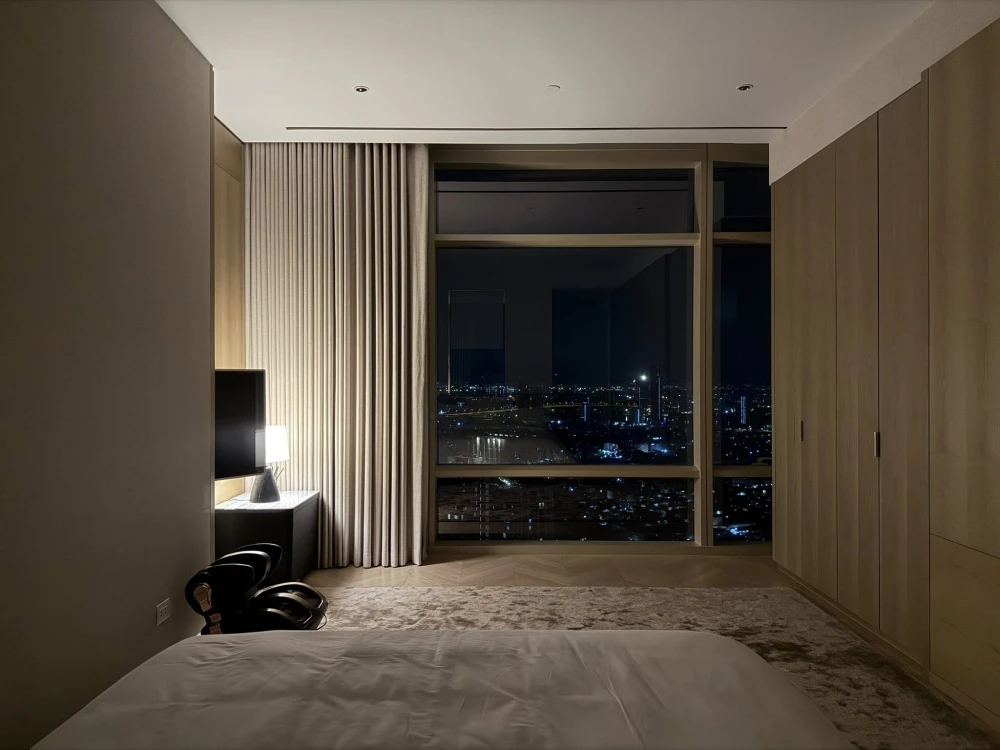 ให้เช่า Four Seasons Private Residences ที่พักแห่งนี้มอบความสง่างาม ความเป็นส่วนตัว  และวิวแม่น้ำอันงดงามอย่างหาที่เปรียบไม่ได้ รีบจองเลย