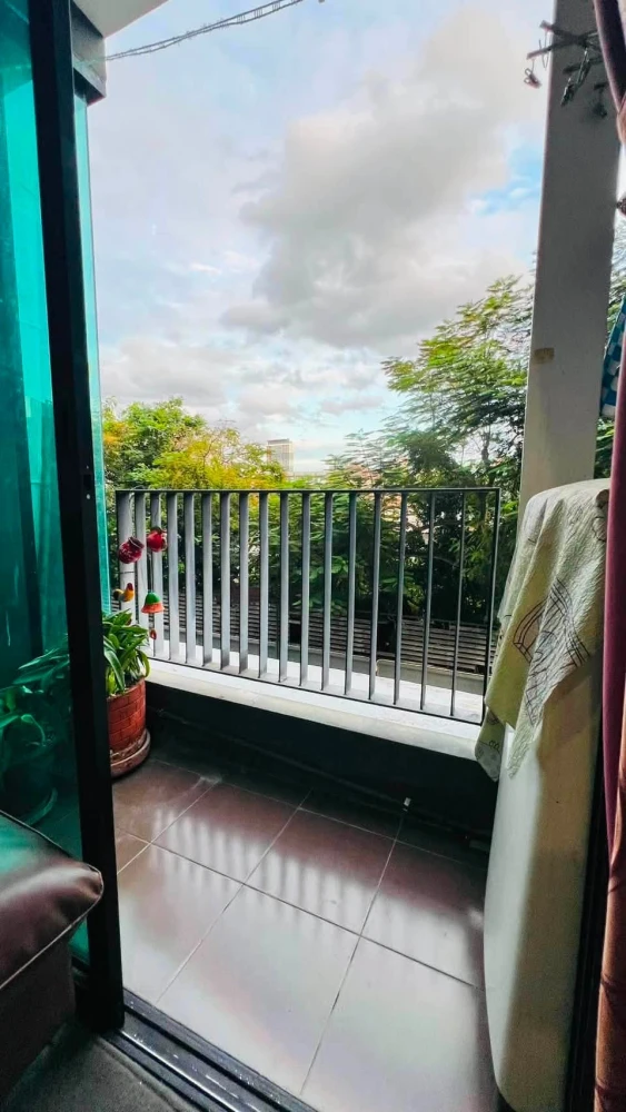 ให้เช่า Fresh condo ห้องชั้น 3 มาพร้อมเฟอร์นิเจอร์และเครื่องใช้ไฟฟ้าครบครัน หิ้วกระเป๋าเข้าอยู่ได้เลยจ้า