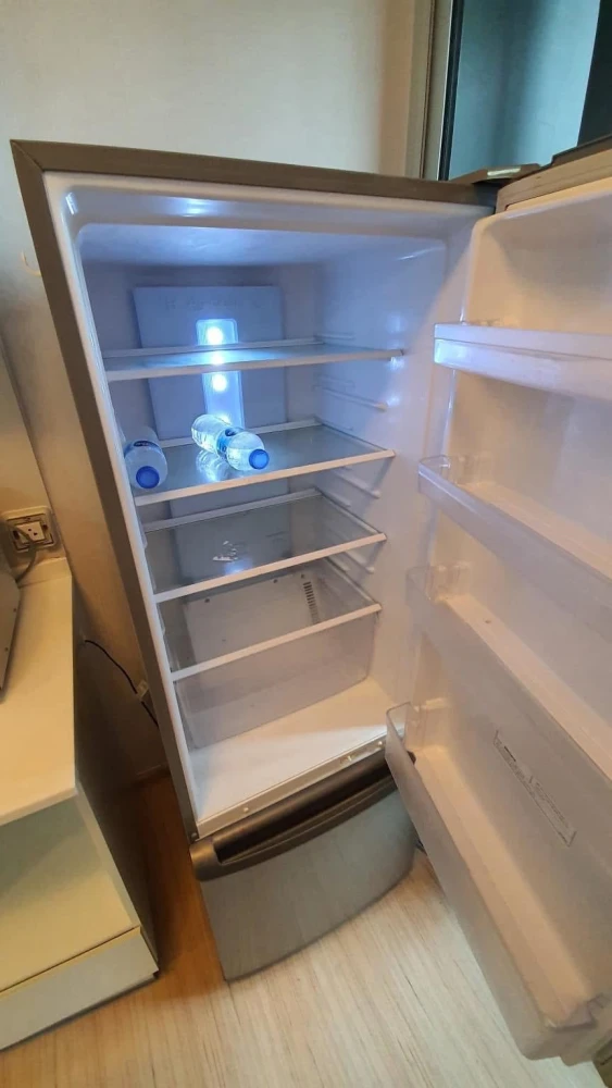 ให้เช่า Fuse Sense Bangkae ห้องสตูดิโอ ชั้น 9 มาพร้อมเฟอร์นิเจอร์ครบครัน หิ้วกระเป๋าเข้าอยู่ได้เลยจ้า