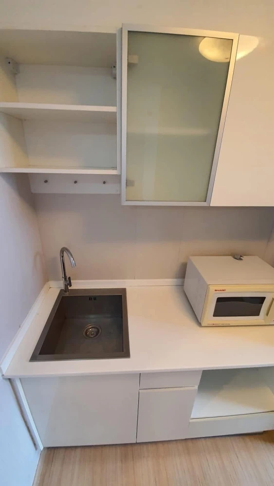 ให้เช่า Fuse Sense Bangkae ห้องสตูดิโอ ชั้น 9 มาพร้อมเฟอร์นิเจอร์ครบครัน หิ้วกระเป๋าเข้าอยู่ได้เลยจ้า