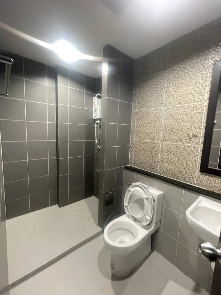 ให้เช่า G Condo Sriracha ห้องพร้อมอยู่ เฟอร์พร้อม ราคาสบายกระเป๋า จองเลยก่อนพลาด