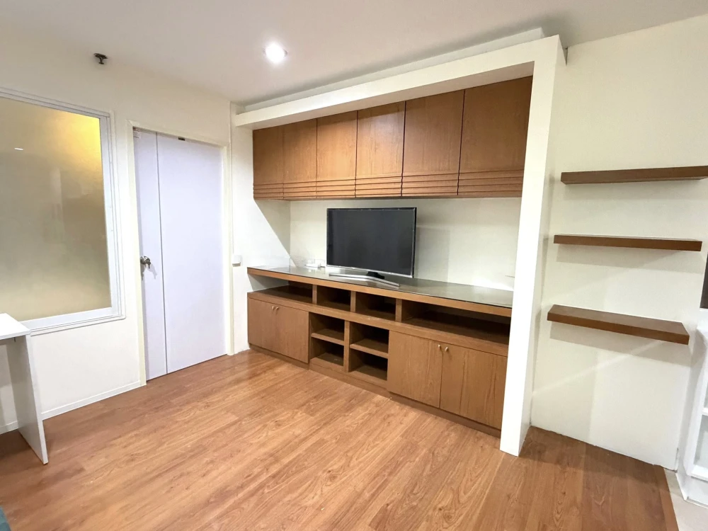 ให้เช่า Grand Park View Asoke ห้องน่าอยู่ สิ่งอำนวยความสะดวกครบ ตกแต่ง Built-In อย่างดี จองเลย