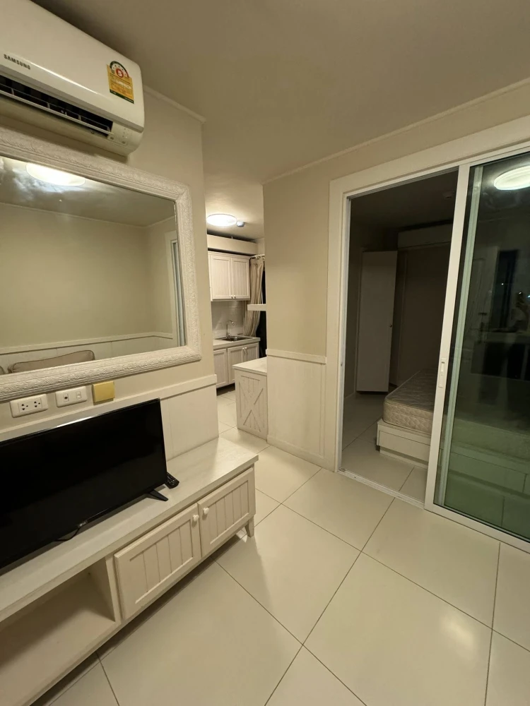 ให้เช่า Groovy Sriracha ห้องชั้น 4 มาพร้อมเฟอร์นิเจอร์และเครื่องใช้ไฟฟ้าครบครัน หิ้วกระเป๋าเข้าอยู่ได้เลยจ้า