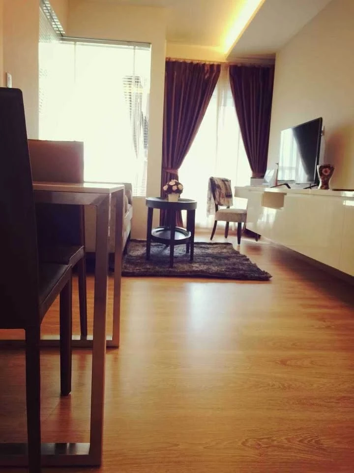 ให้เช่า H Condo Sukhumvit 43 ตกแต่งเรียบร้อย / เครื่องใช้ไฟฟ้าครบ หิ้วกระเป๋าใบเดียวเข้าอยู่ได้เลยจ้า