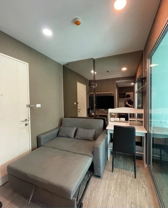 Happy Condo Donmuang The Terminal for rent. Nice unit on the 6th floor with high-quality built-in furniture. Book now!
