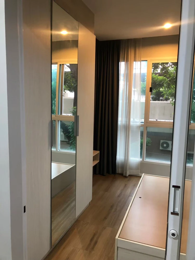 ให้เช่า Happy Condo Ladprao 101 1 ห้องนอน 1 ห้องน้ำ มาพร้อมเฟอร์นิเจอร์ครบครัน มองเห็นวิวสวน จองเลย