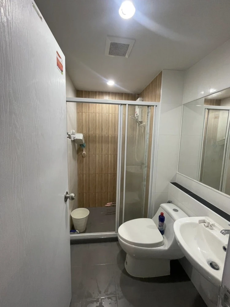ให้เช่า HI Chaengwattana 19 Condo 1 ห้องนอน 1 ห้องน้ำ มาพร้อมเครื่องซักผ้า ในราคาสุดคุ้มสบายกระเป๋า ดีแบบนี้จะรออะไร