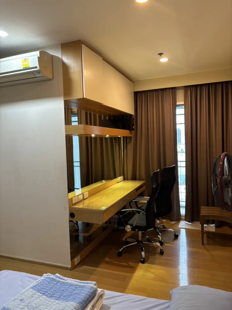 ให้เช่า Hive at Sathorn ห้องกว้างพื้นที่ใช้สอยเยอะ ทำเลดี เดินทางสะดวก เฟอร์นิเจอร์ครบครัน จองเลยตอนนี้
