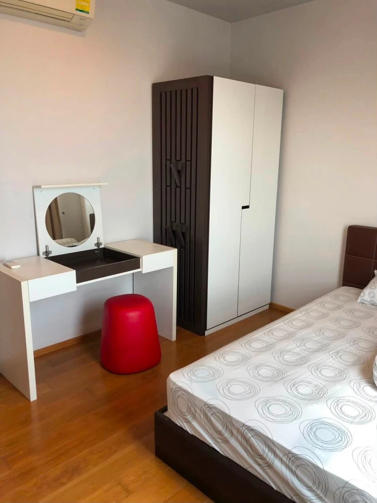 ให้เช่า Hive Taksin ห้องใหญ่อลังเวอร์ แบบ 3 ห้องนอน 2 ห้องน้ำ อยู่ชั้นสูงมากๆ วิวสวยสุดๆ ต้องจอง