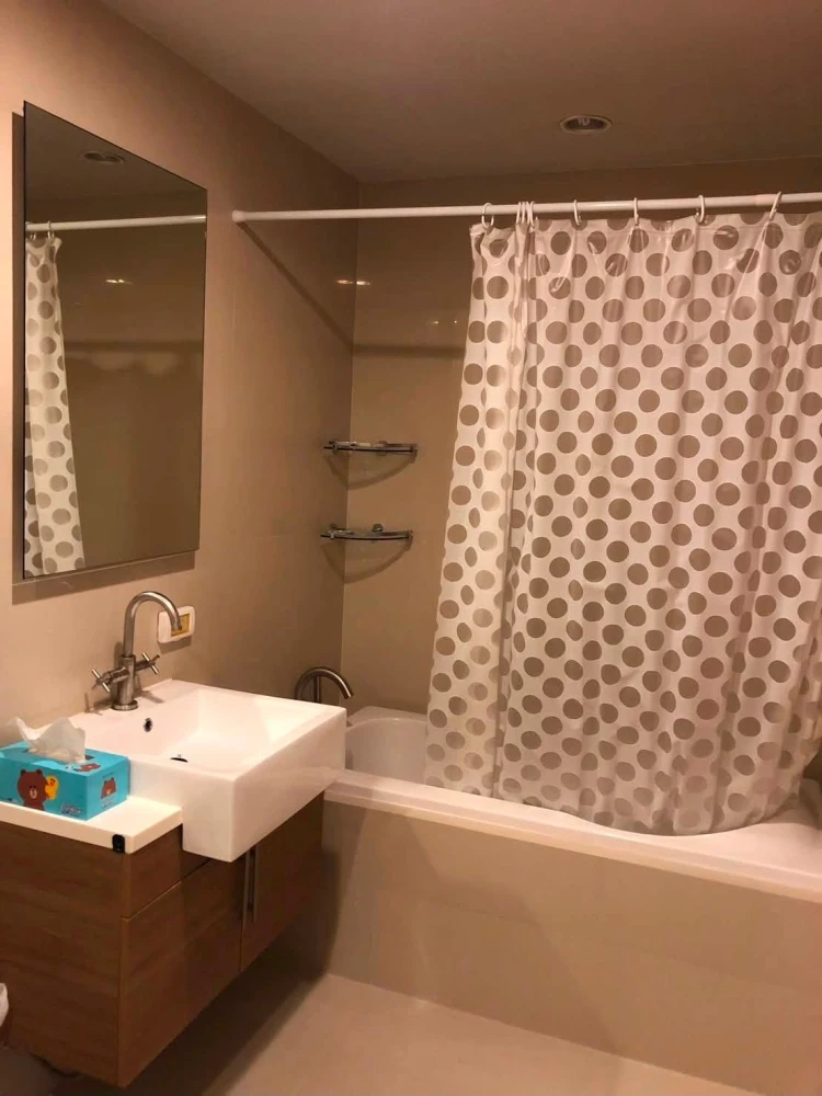 ให้เช่า Hive Taksin ห้องใหญ่อลังเวอร์ แบบ 3 ห้องนอน 2 ห้องน้ำ อยู่ชั้นสูงมากๆ วิวสวยสุดๆ ต้องจอง