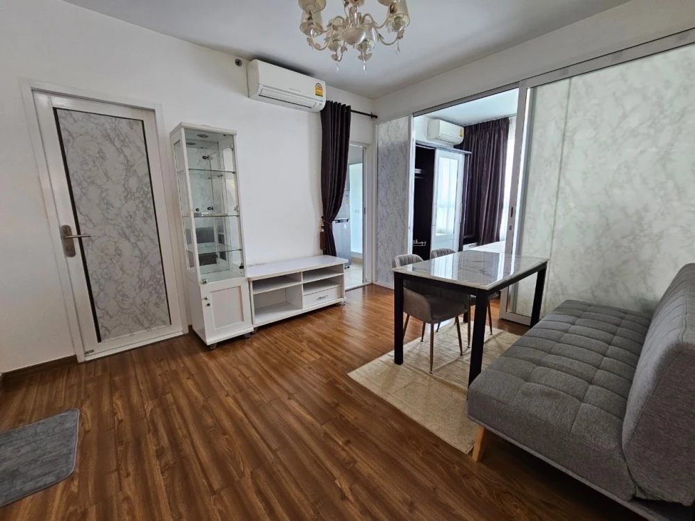 ให้เช่า i-biza Condominium RCA ห้องกว้าง แต่งครบ พร้อมอยู่ สนใจรีบจองเลย ห้ามพลาด